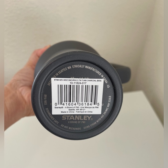 STANLEY Charcoal Quencher H2.O Flowstate Tumbler 40oz. NWT - Picture 4 of 5